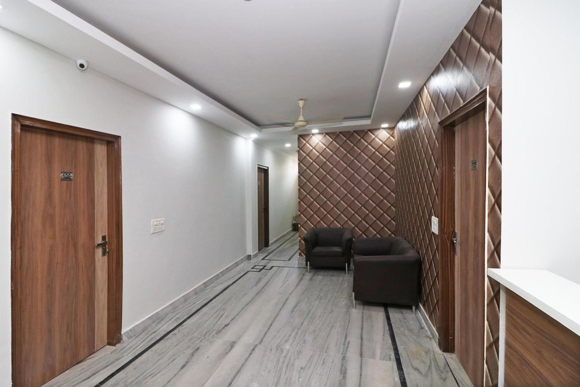 Hotel Capital O 29330 Esscon House Gurgaon Exterior foto